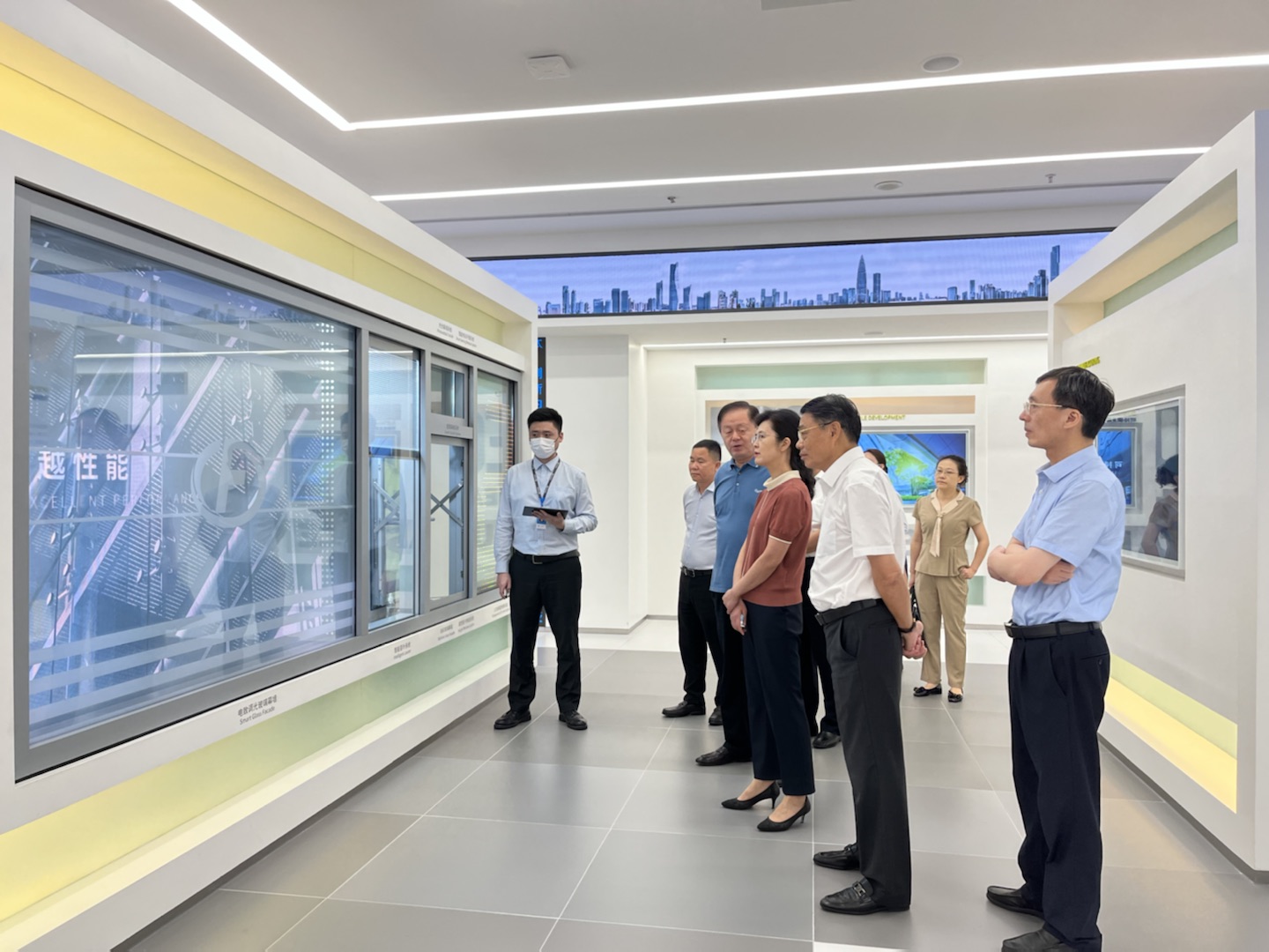 江西省政協副主席、省工商聯主席謝茹一行蒞臨方大集團考察